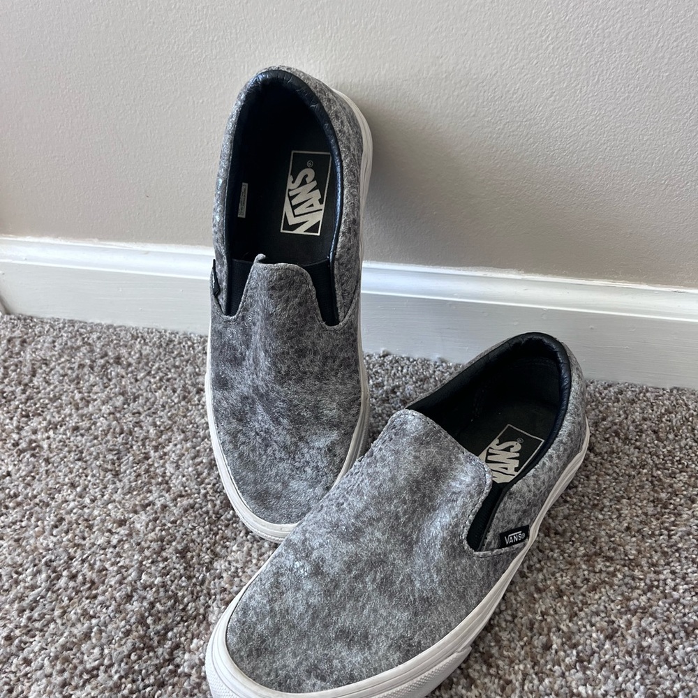 Vans animal print slip on W 7.5